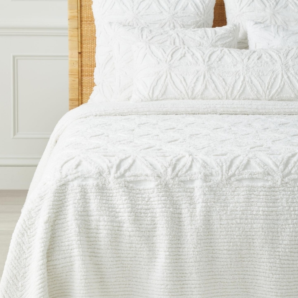 BNWT - Marion Bedspread - K/KC - White